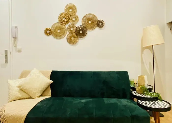 Ottakring Gem Shared 4br Retreat Breathtaking Views Apartment *