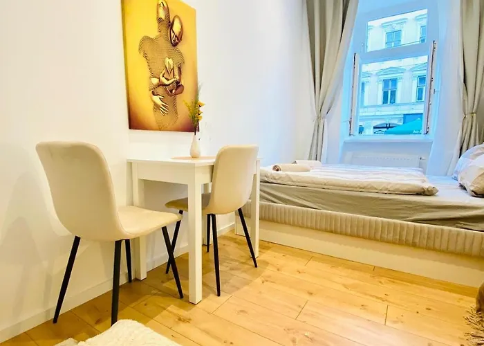 Ottakring Gem Shared 4br Retreat Breathtaking Views
