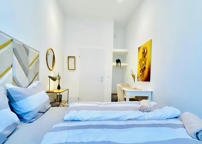 Ottakring Gem Shared 4br Retreat Breathtaking Views Apartment *