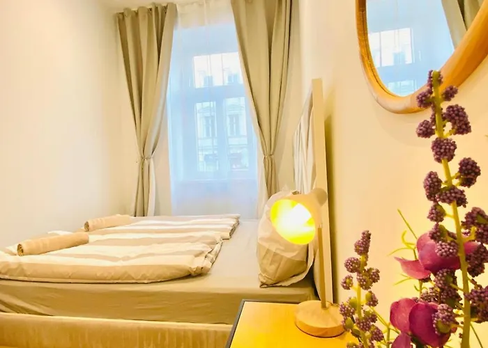 Ottakring Gem Shared 4br Retreat Breathtaking Views Apartment *