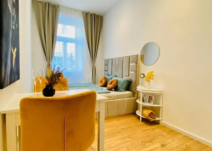 Ottakring Gem Shared 4br Retreat Breathtaking Views Apartment Vienna