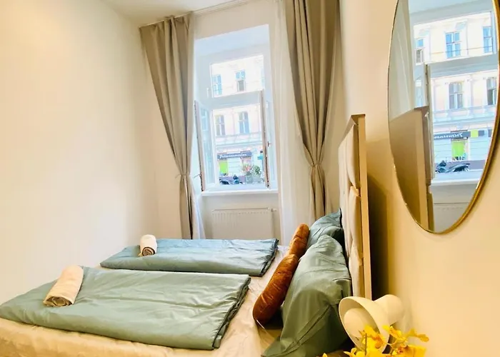 Ottakring Gem Shared 4br Retreat Breathtaking Views Apartment *